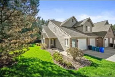 18475  Brookfield Lake Dr, Brookfield, WI 53045 - Photo 1