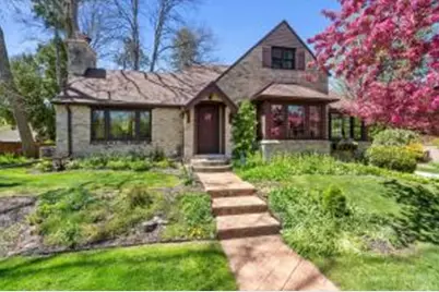 7015 N Milwaukee River Pkwy, Glendale, WI 53209 - Photo 1