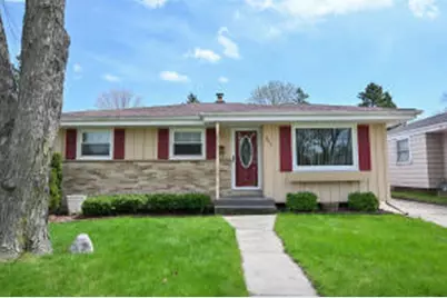 907  Roosevelt Ave, Racine, WI 53406 - Photo 1