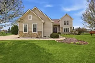 1470 Waters Edge Dr, Oconomowoc, WI 53066 - Photo 1