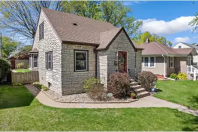 1226  20th St, La Crosse, WI 54601 - Photo 1