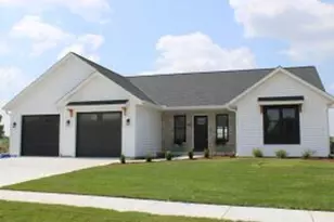 947 Drumlin Dr, Kewaskum, WI 53040 - Photo 1