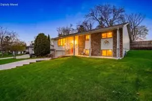 321 Lakeview Rd, South Milwaukee, WI 53172 - Photo 1
