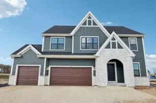 447 Sandstone St, Slinger, WI 53086 - Photo 1