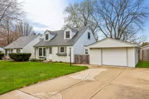 2115 N 119th St, Wauwatosa, WI 53226 - Photo 1