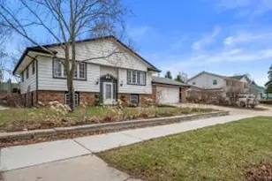 605 Juniper Ct, West Bend, WI 53095 - Photo 1
