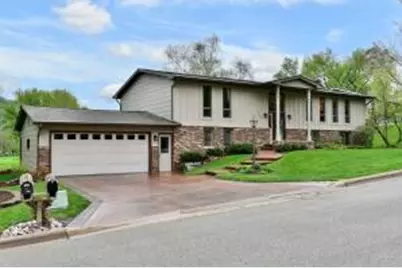 1614  Valley View Dr, Winona, MN 55987 - Photo 1