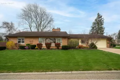 321  Lakecrest Dr, Racine, WI 53402 - Photo 1