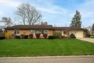 321 Lakecrest Dr, Racine, WI 53402 - Photo 1