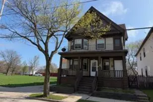 623 W Clarke St, Milwaukee, WI 53212 - Photo 1