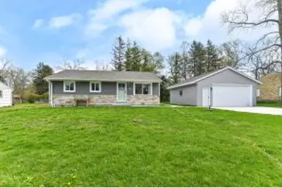 1624 S Woodside Dr, New Berlin, WI 53151 - Photo 1