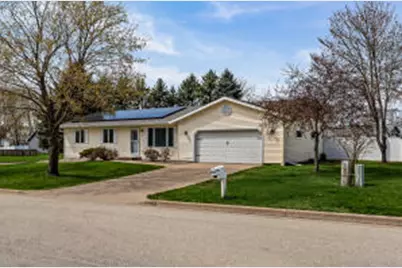 805  Harvest Pl, Holmen, WI 54636 - Photo 1
