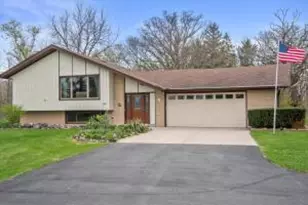 10456 S 92nd St, Franklin, WI 53132 - Photo 1