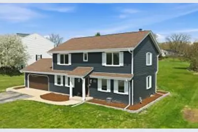 W210N16600  Glencoe Ln, Jackson, WI 53037 - Photo 1