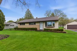 W202N9524 Club Circle, Menomonee Falls, WI 53051 - Photo 1
