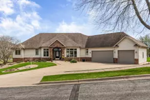 1892 Wood Run Pl, Onalaska, WI 54650 - Photo 1