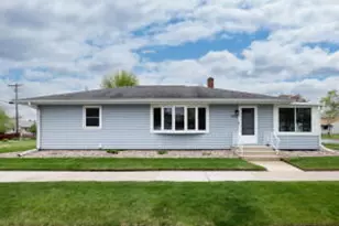 1102 Lake St, Onalaska, WI 54650 - Photo 1