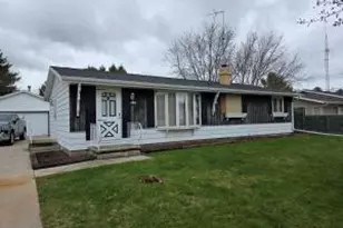 3812 Mangin St, Manitowoc, WI 54220 - Photo 1