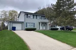 213 Summit Dr, Fredonia, WI 53021 - Photo 1