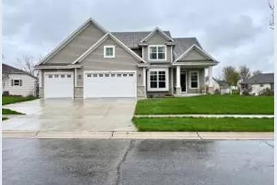 1260  Chippewa Dr, Hartford, WI 53027 - Photo 1