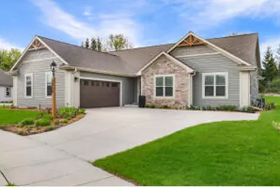 2986  Gateway Ave, Hartford, WI 53027 - Photo 1