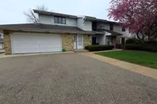 1425 Sun Valley Dr, Racine, WI 53406 - Photo 1