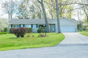 N50W16323 Pin Oak Ct, Menomonee Falls, WI 53051 - Photo 1