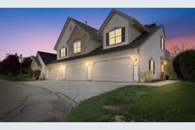 2337 W Vista Bella Dr, Oak Creek, WI 53154 - Photo 1
