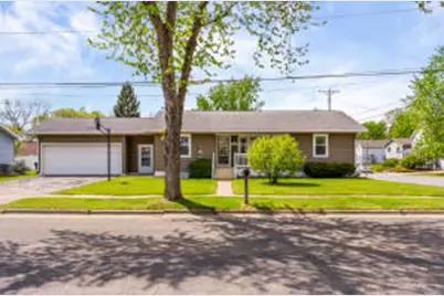 429  6th Ave, Onalaska, WI 54650 - Photo 1