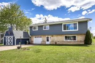 500 Willow St, Onalaska, WI 54650 - Photo 1