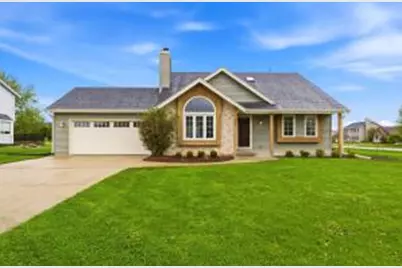 642  Small Farm Rd, Mukwonago, WI 53149 - Photo 1