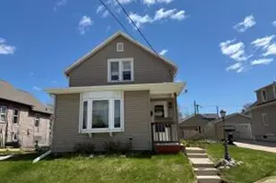 909 S 25th St, Manitowoc, WI 54220 - Photo 1