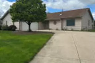 W224N2761 Stonewood Ct, Pewaukee, WI 53186 - Photo 1
