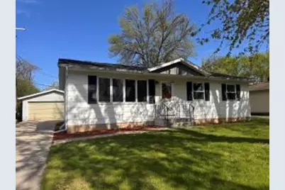 787  Chester Pl, Fond du Lac, WI 54935 - Photo 1
