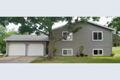 814  Evergreen Dr, Holmen, WI 54636 - Photo 1