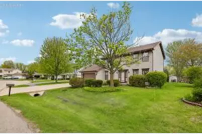 856  Uhen Ct, Burlington, WI 53105 - Photo 1