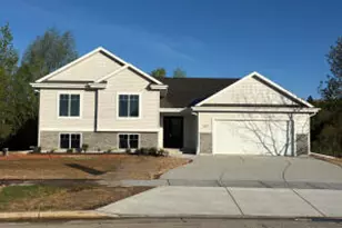 267 Cardinal Dr, Sullivan, WI 53178 - Photo 1