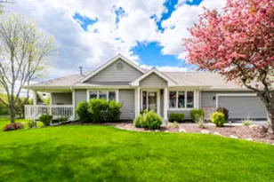 W264N2062 Deer Haven Ct, Pewaukee, WI 53072 - Photo 1