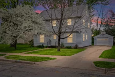 2020  21st Ter, La Crosse, WI 54601 - Photo 1