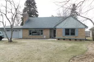 601 N 119th St, Wauwatosa, WI 53226 - Photo 1