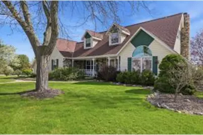 211  Erin Ct, West Bend, WI 53095 - Photo 1
