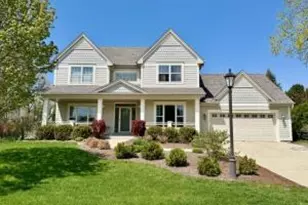 W244N5731 Falcon Dr, Sussex, WI 53089 - Photo 1