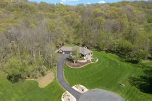 W6104 Valley Pl, Onalaska, WI 54636 - Photo 1