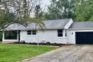5225 Tuckaway Dr, Greenfield, WI 53221 - Photo 1