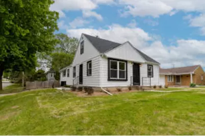 4076 N 93rd St, Wauwatosa, WI 53222 - Photo 1