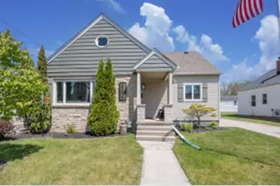 304  Fredonia Ave, Fredonia, WI 53021 - Photo 1