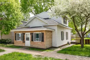 1020 Farnam St, La Crosse, WI 54601 - Photo 1