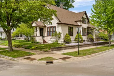 1635  King St, La Crosse, WI 54601 - Photo 1