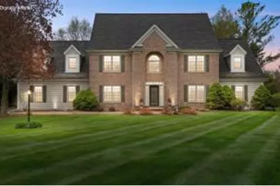 126  Hickory Dr, Delafield, WI 53018 - Photo 1