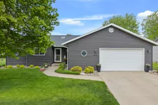 1401 Cherry Ln, Holmen, WI 54636 - Photo 1